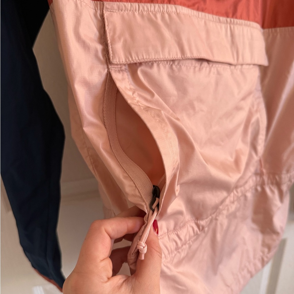 THE NORTH FACE Women's Fanorak Jacket Stowable in Multi Colorblock - Picture 4 of 10